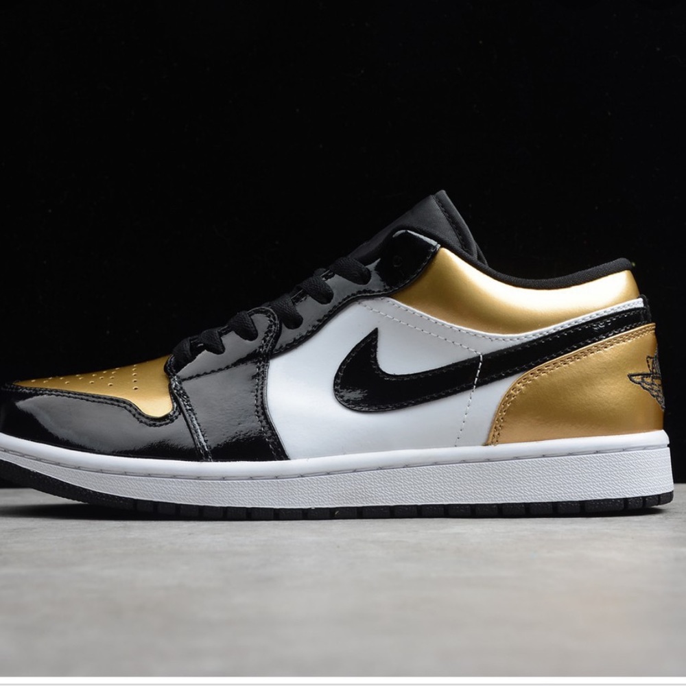 Jordan 1 Low ‘ Gold Toe’